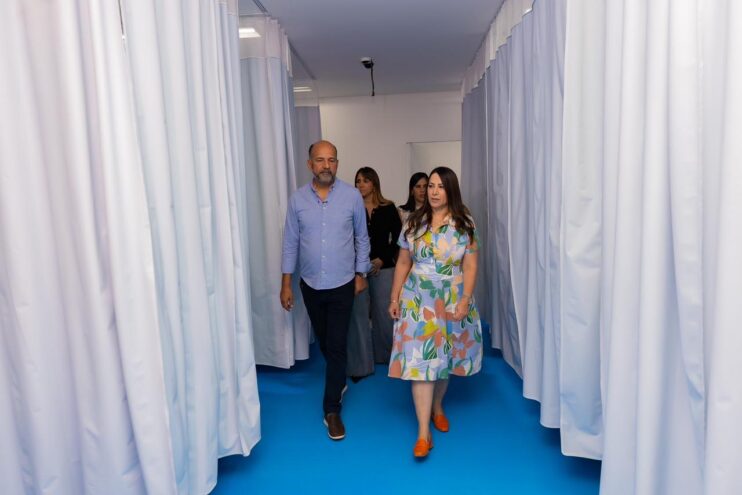 Prefeito Robério Oliveira vistoria obras de reforma do Hospital Regional de Eunápolis 14