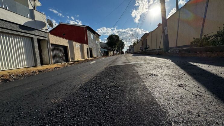 ff04c35a-74da-4ed6-a351-b09e87a00dd0 Prefeitura de Eunápolis avança com frentes de pavimentação e obras de mobilidade em diversos bairros 24