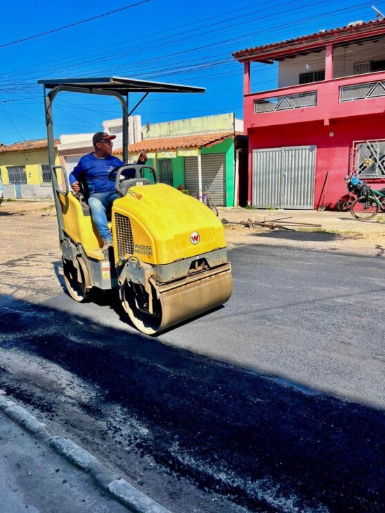 tapa – buracos – moises reis Prefeitura de Eunápolis avança com obras de infraestrutura em diversos pontos da cidade 25