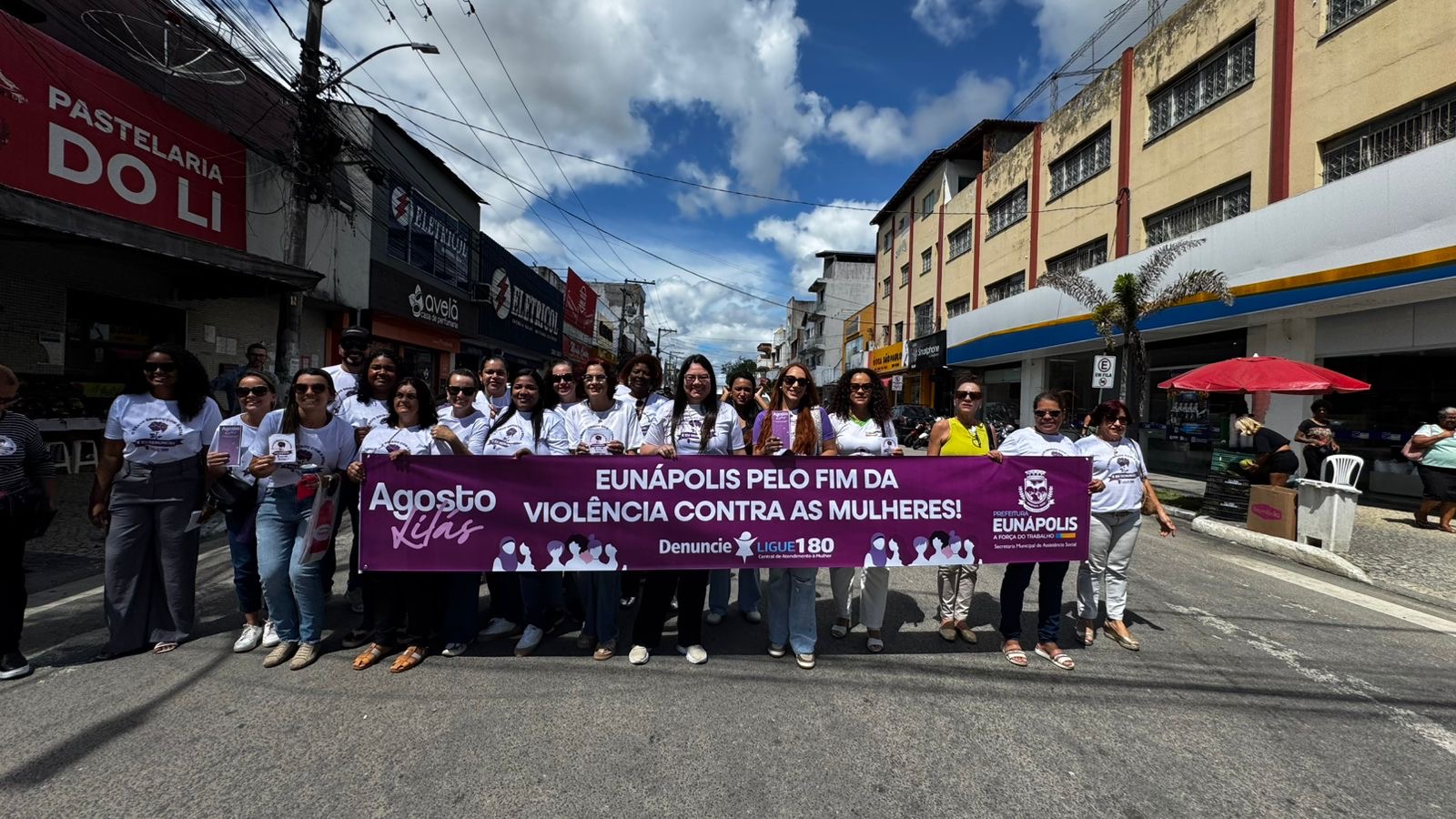 Agosto Lilás: Prefeitura de Eunápolis promove Blitz na Avenida Porto Seguro pelo fim da violência contra mulher 24