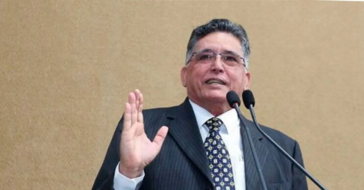 Jânio Natal nega candidatura ao Governo da Bahia e reforça compromisso com Porto Seguro Jânio Natal nega candidatura ao Governo da Bahia e reforça compromisso com Porto Seguro 10