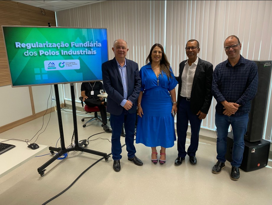 Deputada Cláudia Oliveira representa Eunápolis no encontro pela regularização fundiária industrial na Bahia 8