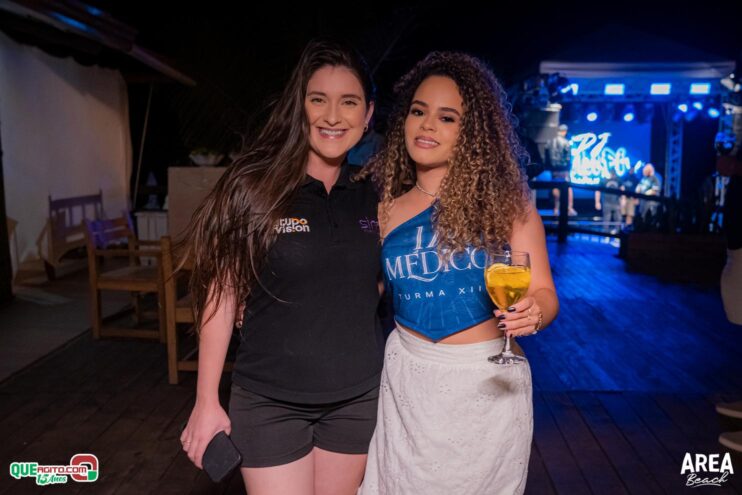 Pagode com Sofrência contou com show de Larissa Gomes na Área Beach 40