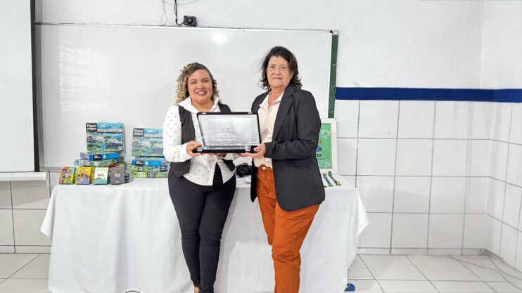 Eunápolis: Escola Municipal Rodrigo Bomfim vence olimpíada nacional e com premiação inaugura laboratório de informática 4