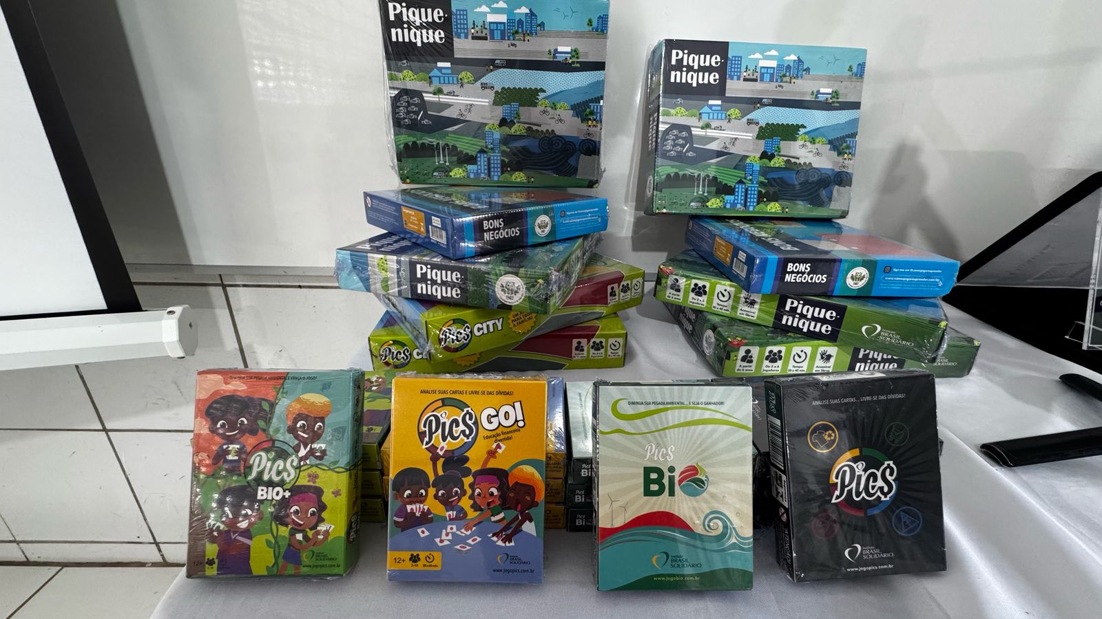 Eunápolis: Escola Municipal Rodrigo Bomfim vence olimpíada nacional e com premiação inaugura laboratório de informática 7