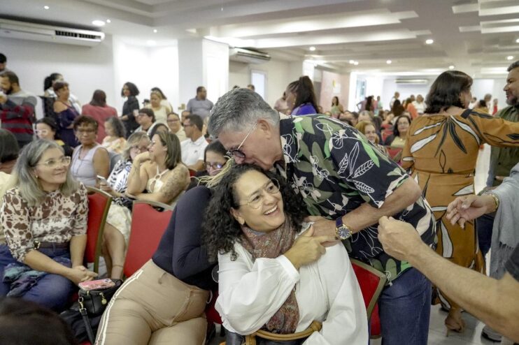 Professores recebem bonificação pelo bom desempenho da Educação 22