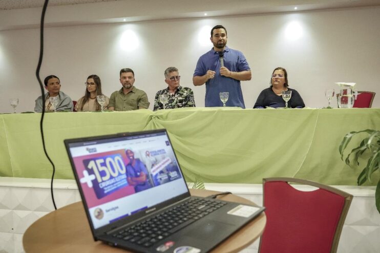 Professores recebem bonificação pelo bom desempenho da Educação 20