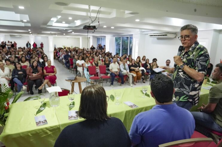 Professores recebem bonificação pelo bom desempenho da Educação 15