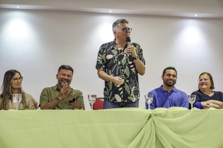 Professores recebem bonificação pelo bom desempenho da Educação 15