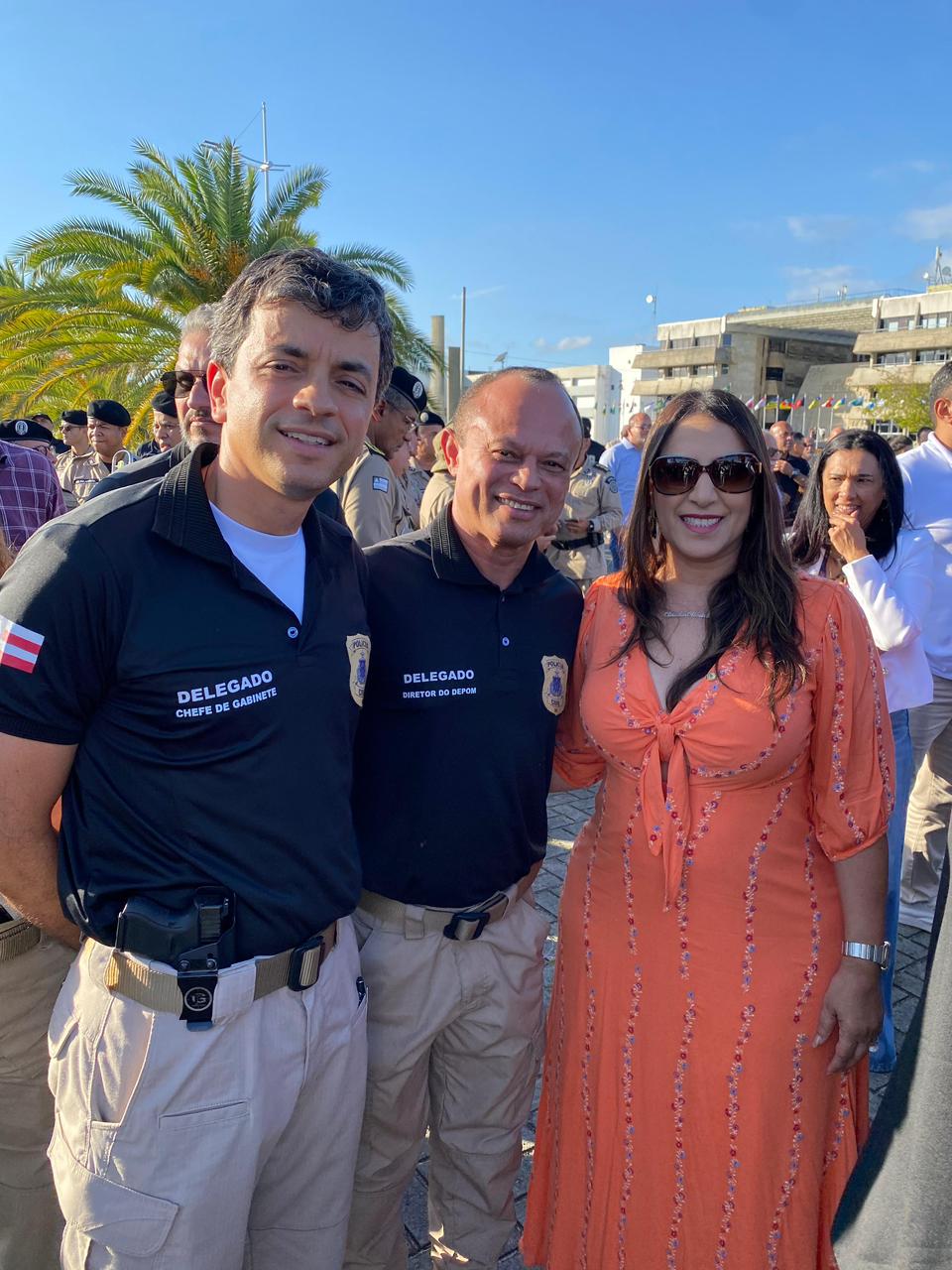 Deputada Cláudia Oliveira recebe novas viaturas para reforço da Polícia Civil na região 5