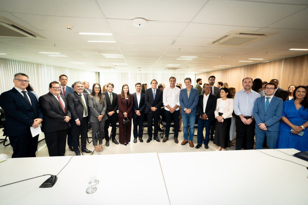 Deputada Cláudia Oliveira representa Eunápolis no encontro pela regularização fundiária industrial na Bahia 7