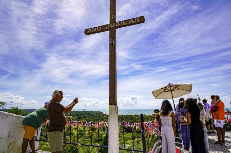 Multidão celebra Nossa Senhora d’Ajuda em missa solene e procissão 20