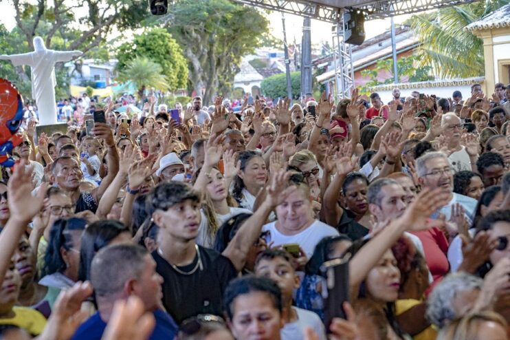 Multidão celebra Nossa Senhora d’Ajuda em missa solene e procissão 12