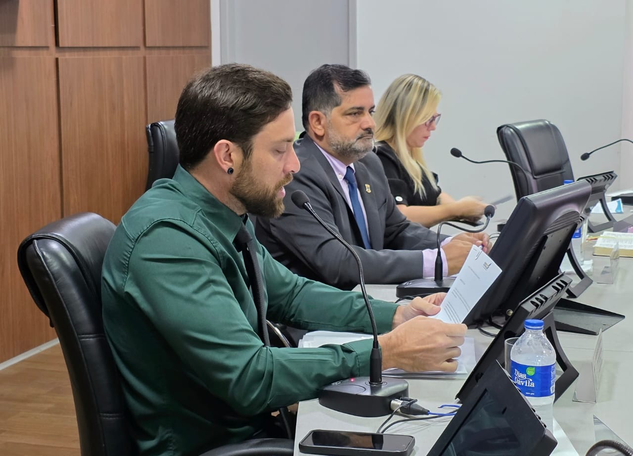 Prefeito sanciona leis aprovadas pela Câmara de Vereadores de Eunápolis 10