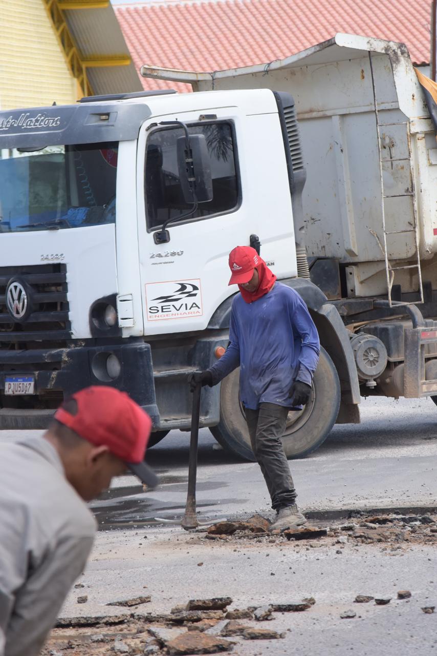 Prefeitura inicia grande operação tapa-buracos em Porto Seguro 6