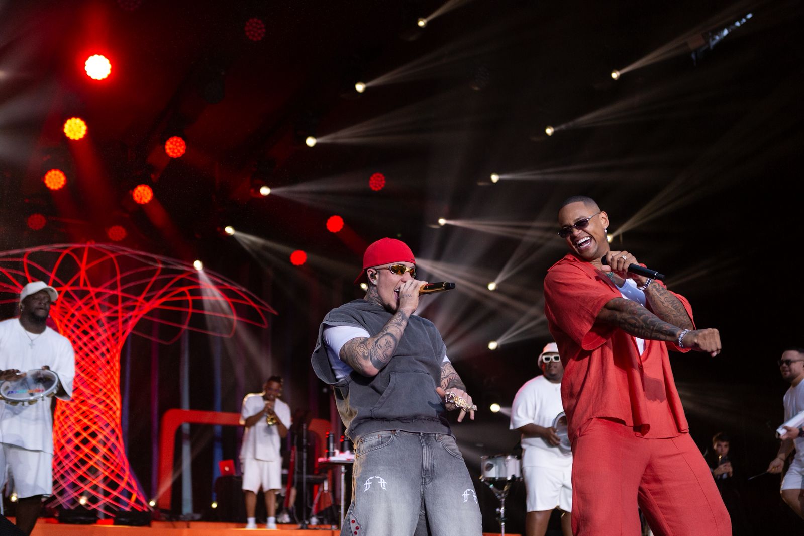 Léo Santana lança o audiovisual ‘PaGGodin 2’ com participações de Péricles, Alexandre Pires, Mumuzinho, MC Daniel e muito mais!! 5