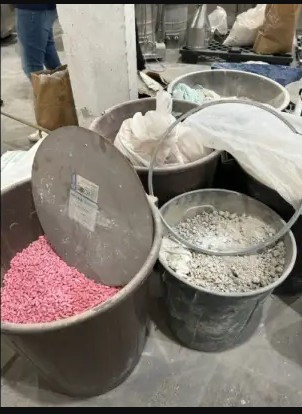 Anvisa interdita fábrica clandestina de suplementos alimentares 11