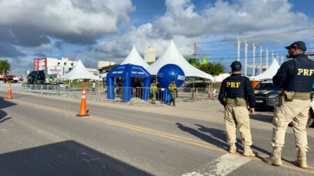 Carreta da Saúde da PRF oferece atendimentos gratuitos em Eunápolis, no antigo espaço do Pedrão BR-367 9