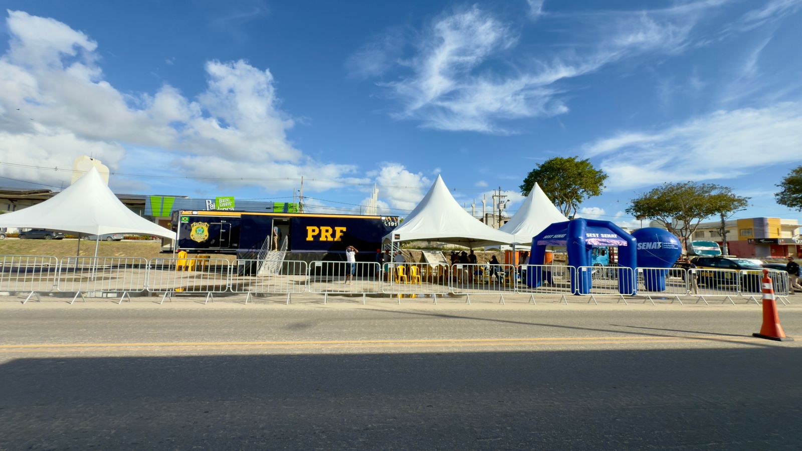 Carreta da Saúde da PRF oferece atendimentos gratuitos em Eunápolis, no antigo espaço do Pedrão BR-367 9