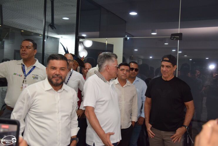 DSC_0002 Prefeito homenageia Durval Lellys e anuncia atrações para o Verão em Porto Seguro 10