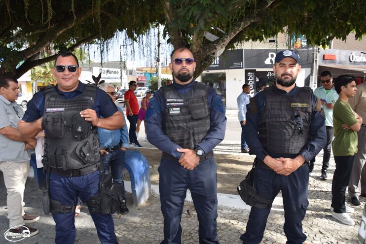 Desfile de 7 de Setembro atrai milhares de pessoas em Eunápolis 23