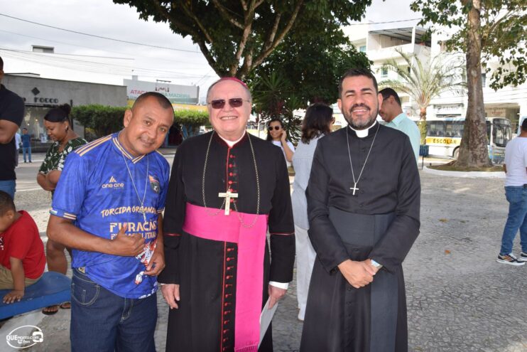Desfile de 7 de Setembro atrai milhares de pessoas em Eunápolis 24
