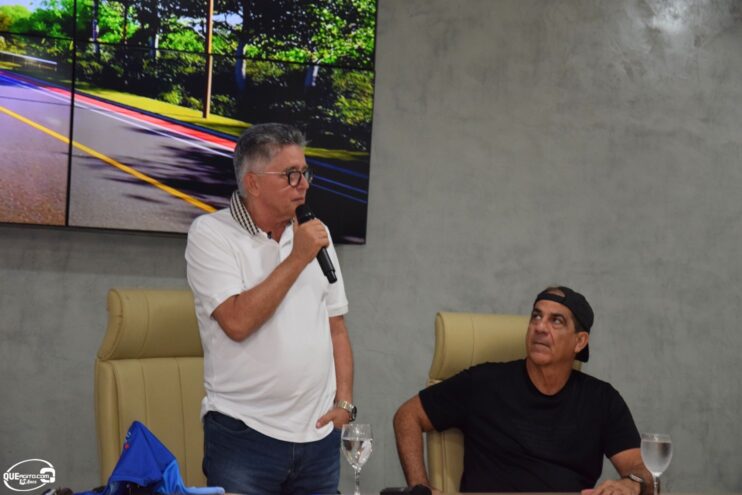 DSC_0036 Prefeito homenageia Durval Lellys e anuncia atrações para o Verão em Porto Seguro 23