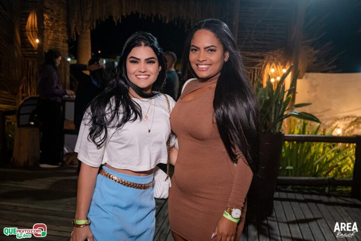 Gab Lopes e Me Leva 73 agitam a Saidêra da Area Beach 180