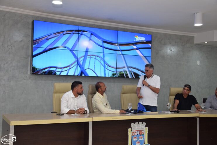 DSC_0044 Prefeito homenageia Durval Lellys e anuncia atrações para o Verão em Porto Seguro 26