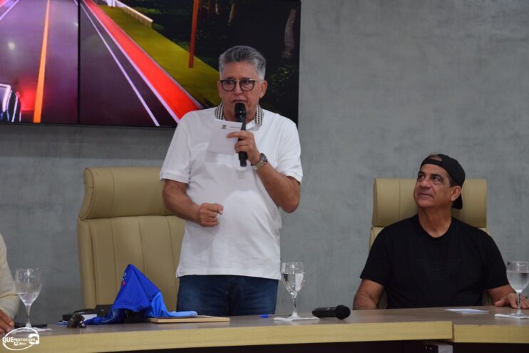 DSC_0050 Prefeito homenageia Durval Lellys e anuncia atrações para o Verão em Porto Seguro 30