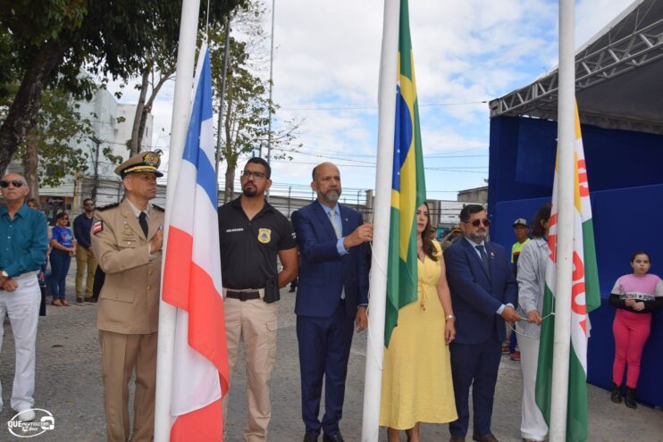 Desfile de 7 de Setembro atrai milhares de pessoas em Eunápolis 35