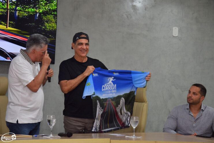 DSC_0055 Prefeito homenageia Durval Lellys e anuncia atrações para o Verão em Porto Seguro 32