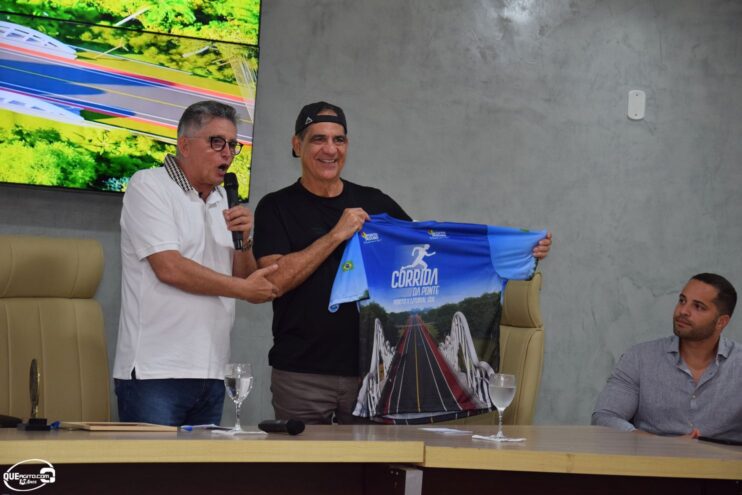 DSC_0056 Prefeito homenageia Durval Lellys e anuncia atrações para o Verão em Porto Seguro 33