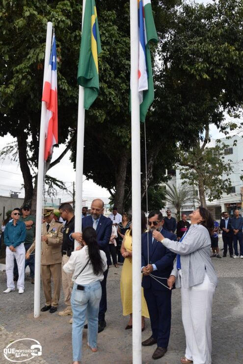 Desfile de 7 de Setembro atrai milhares de pessoas em Eunápolis 39