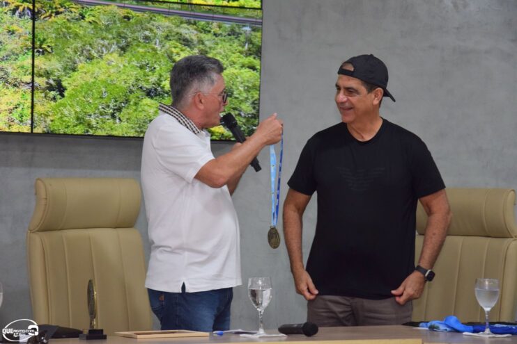 DSC_0059 Prefeito homenageia Durval Lellys e anuncia atrações para o Verão em Porto Seguro 34