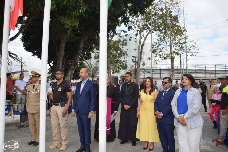 Desfile de 7 de Setembro atrai milhares de pessoas em Eunápolis 41