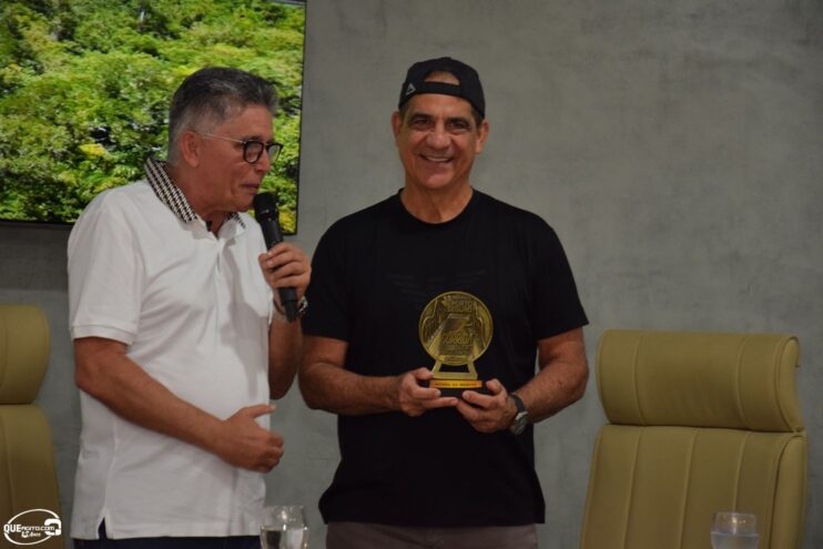 DSC_0065 Prefeito homenageia Durval Lellys e anuncia atrações para o Verão em Porto Seguro 37