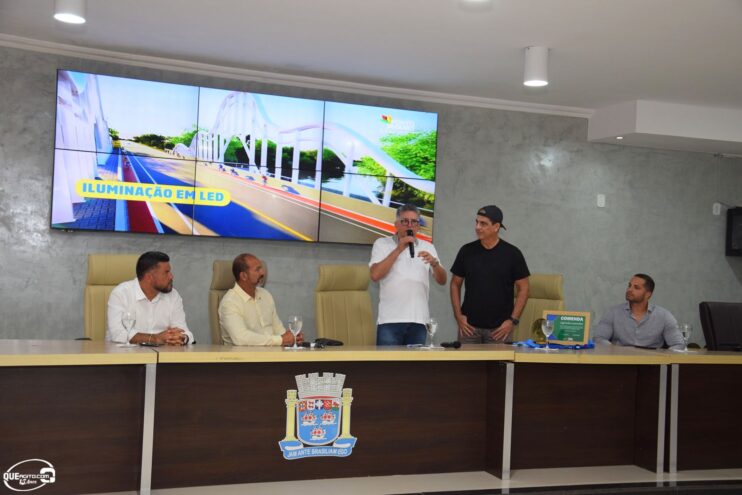 DSC_0070 Prefeito homenageia Durval Lellys e anuncia atrações para o Verão em Porto Seguro 39