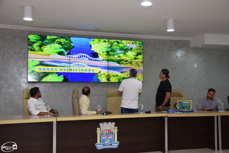 DSC_0072 Prefeito homenageia Durval Lellys e anuncia atrações para o Verão em Porto Seguro 41