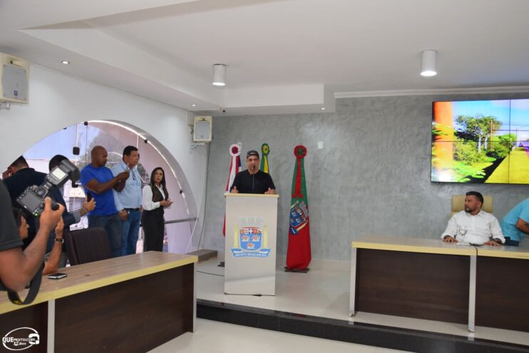 DSC_0073 Prefeito homenageia Durval Lellys e anuncia atrações para o Verão em Porto Seguro 42