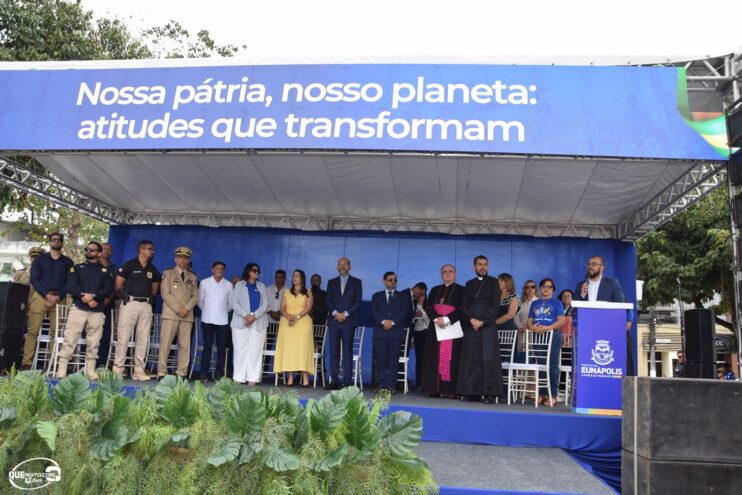 Desfile de 7 de Setembro atrai milhares de pessoas em Eunápolis 47