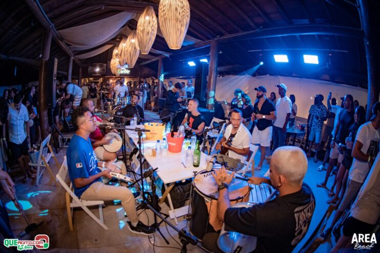 Gab Lopes e Me Leva 73 agitam a Saidêra da Area Beach 204