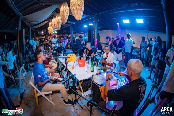 Gab Lopes e Me Leva 73 agitam a Saidêra da Area Beach 205