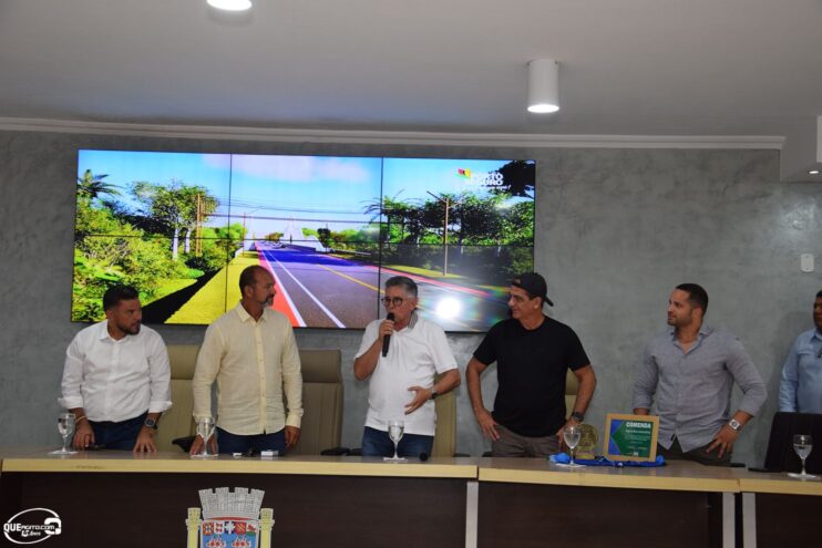 DSC_0088 Prefeito homenageia Durval Lellys e anuncia atrações para o Verão em Porto Seguro 46