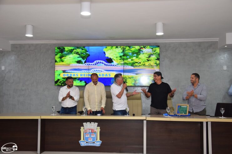 DSC_0089 Prefeito homenageia Durval Lellys e anuncia atrações para o Verão em Porto Seguro 47