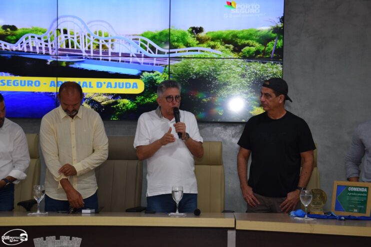 DSC_0091 Prefeito homenageia Durval Lellys e anuncia atrações para o Verão em Porto Seguro 49