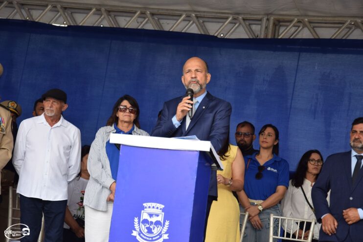 Desfile de 7 de Setembro atrai milhares de pessoas em Eunápolis 53