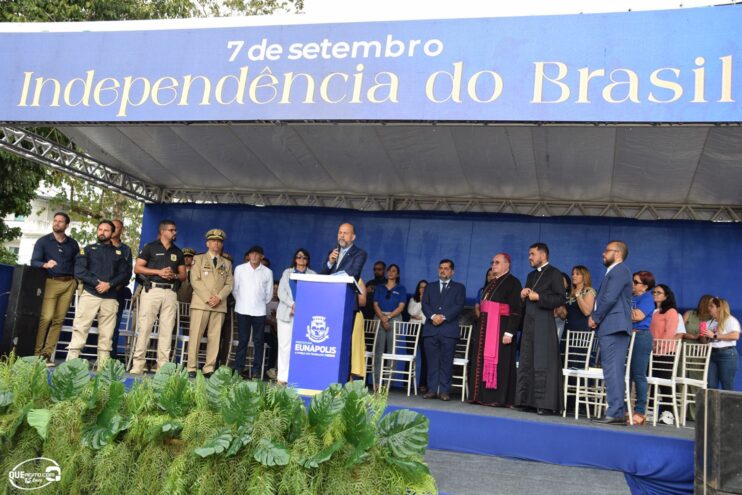 Desfile de 7 de Setembro atrai milhares de pessoas em Eunápolis 54