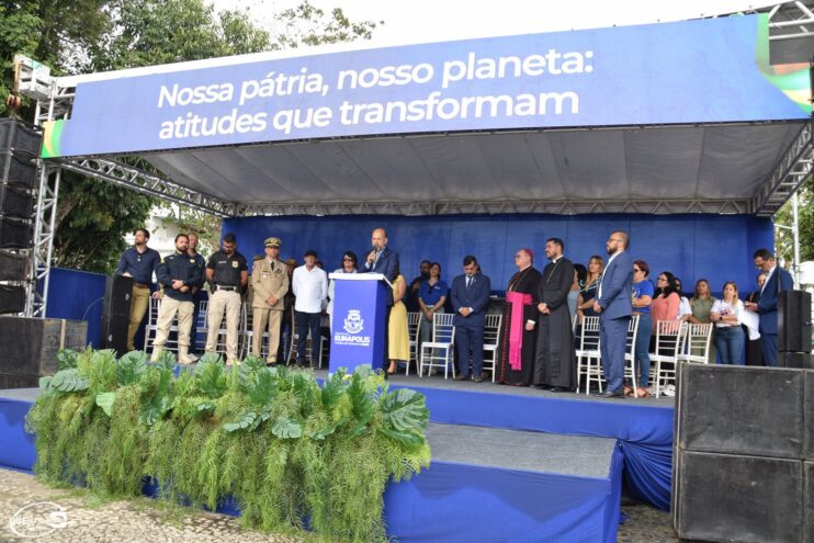 Desfile de 7 de Setembro atrai milhares de pessoas em Eunápolis 55