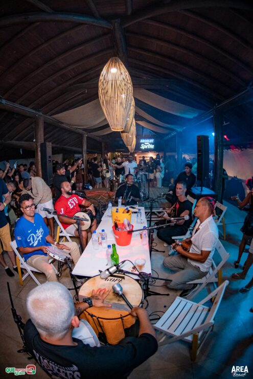 Gab Lopes e Me Leva 73 agitam a Saidêra da Area Beach 211